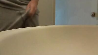 Tub Thrills: Amateur Cum Shots Solo!