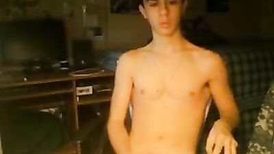 Young Italian Twink Cums on GayBoystube!
