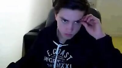 Young Adonis Seeks Webcam Handjobs - Juste pour le matêr Revisited