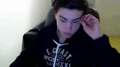 Young Adonis Seeks Webcam Handjobs - Juste pour le matêr Revisited