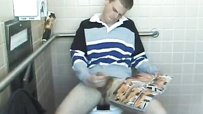 Gay Porn: Turned-On Supergaroto Solo Sk8er 01 - Sexy Masc Men Get It On!