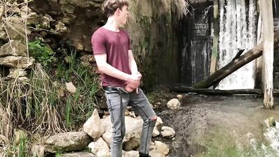 Outdoor Cumshots: Jerking Big Dick in the Open Air
