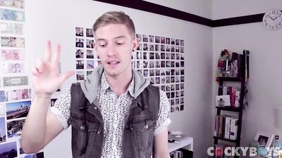 Australian Twink Flip Flop: Bareback Action with Big Cocks!