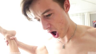 Gangbang Twinks: Unprotected Bareback Sex in Gay Porn!