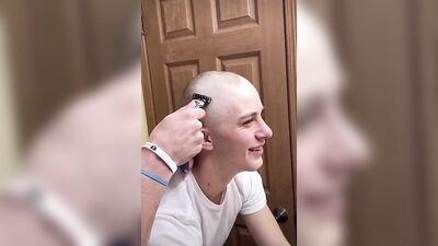 Cute Twink Shaves His Head - Boys Porn Cute