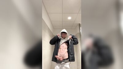 Haydens Huge Cock Returns! Twink Gay Porn Tube Amature Big Cocks Handjob Hung Teen shows us his beautiful cock