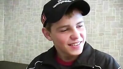 Mike18 et daddy service: Hardcore Gay Teen Porn - Exploring Boundaries!