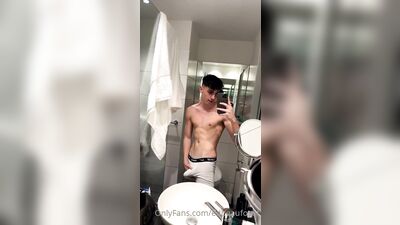 Mirror Selfie Twink Action Gay Porn Snap - Fitness Obsession