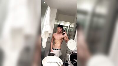 Mirror Selfie Twink Action Gay Porn Snap - Fitness Obsession