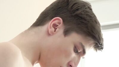 Gay Twink Threesome Bareback Porn on Gaytube - Discover the Excitement of First Time Sex with Young and Wild Twinks!