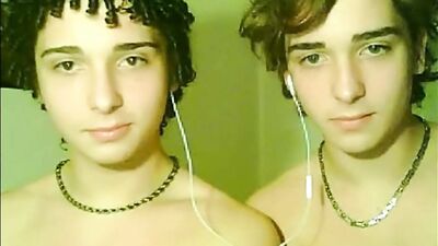Gay Web-Cam Boys: Hot Bodies and Steamy Action!