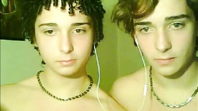 Gay Web-Cam Boys: Hot Bodies and Steamy Action!