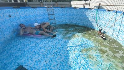 Boss fucks cute twink at the bottom of the pool - 396