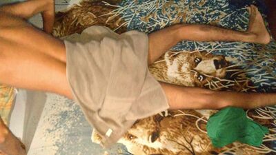 Asian skinny gay boy fucks a towel in a creative way. Asian boy's Pillow Fuck.