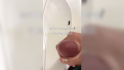 (Snapchat) leaving a mess in friends sink