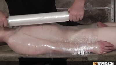 Twink Alex Knight sucked by dominant daddy Sebastian Kane