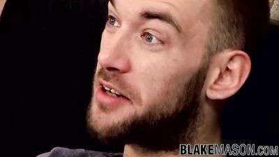 Hairy bum Lincoln Gates loves to jerk off after an interview