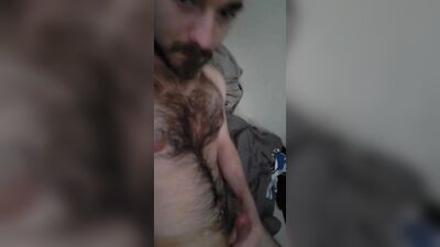 Scruffy armature shoots his load while keeping quiet