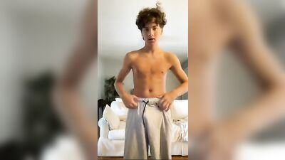 Latin Twink Webcam Handjob: A College Boys Sensual Voyeur Show