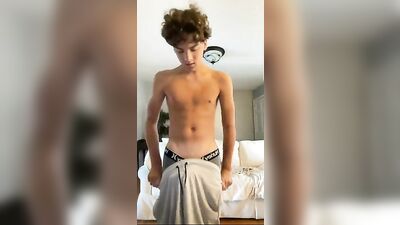 Latin Twink Webcam Handjob: A College Boys Sensual Voyeur Show