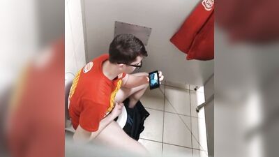 Toilet Boys Nerd Jerks Solo Voyeur Porn