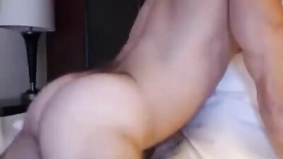 Raw Muscle Web-Cam: Dnz Stud Wanks In Bed!!