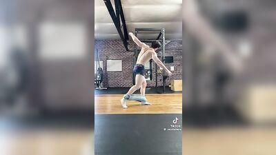 Muscle Worship: Teen Bodybuilder Strikes A Pose