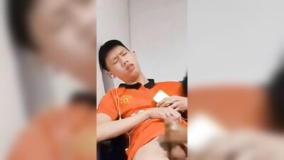 Asian Oral Delight: Cum Shots and BJs with Passionate Couple