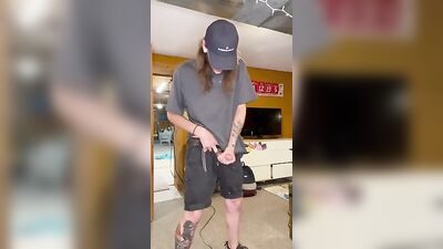 Basement Cummers: Amateur Jos Skater Buddies Get Off!