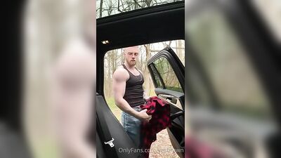 Gay Porn Exposure: Brawn Shawns Public Cock Worship