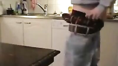 Sagger Guys Cumming Gay Porn: Hot and Steamy Men in Action!