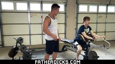 Gay Fitness Room Twinks Porn: Amateur Big Cocks