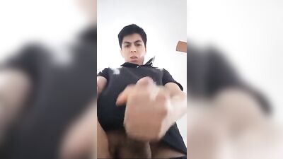 Gay Porn: Jerkers Cumming in the Spotlight!