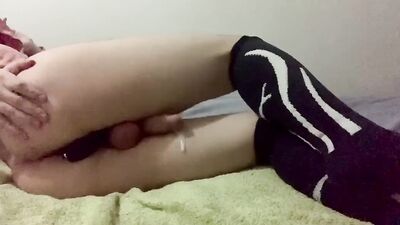 Femboy twink cums handsfree from anal