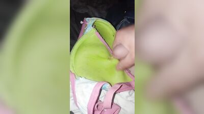 Masterbating Onto My Bra In Bed Vid 2