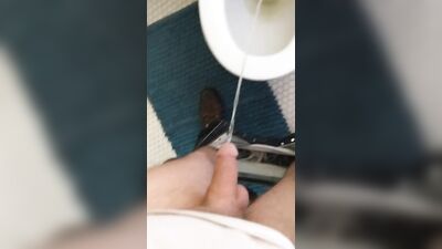 Anyone like peeing videos? Lemme know in the comments :)