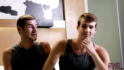 Pretty twink lovers bareback pounding until its cream time