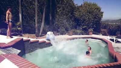 Twink Lovers Sexy Cam Show: Bareback Handjob and Oral Action!