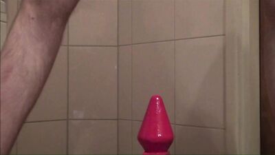 Twink wrecks asshole with large toys!