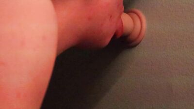 FEMBOY SHOWS HE LOVES GIVING HEAD