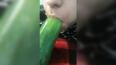 Teen practices his sucking ski*lls on food