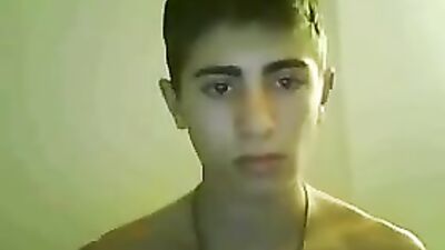 Gay Porn: Young Eyeful Guy with More Than Just Eyes!