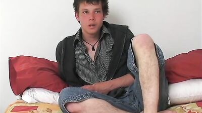 Justin Heats Up The Hole: Cum Shots & Handjobs Vintage Twink Porn!