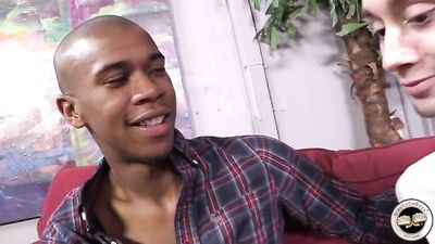 Interracial Gay Porn Debut with Chip Currie - Movies[015]