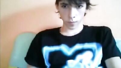 Gay Cam Cutie - Big Cocks and Cum Shots!