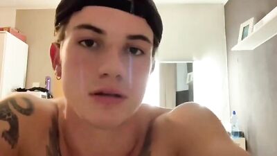 Cumming Twink! Raw Handjob Action with Tatted Hunk