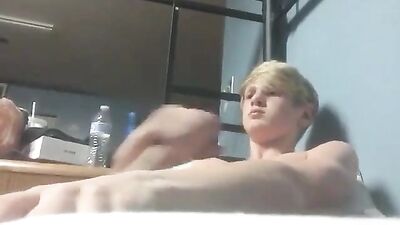 Blonde just a boy: Amateur Web-Cam Gay Porn Video!