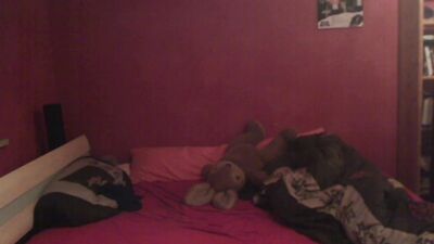 Markus Pelzs Amateur Handjob in the Ki*ds Room