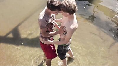 Outdoor Twinks Bareback Fuck Fest - Gay Porn Hotties in Action!