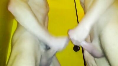 Sucking Poolcabin Deluxe - The Ultimate Gay Porn Experience